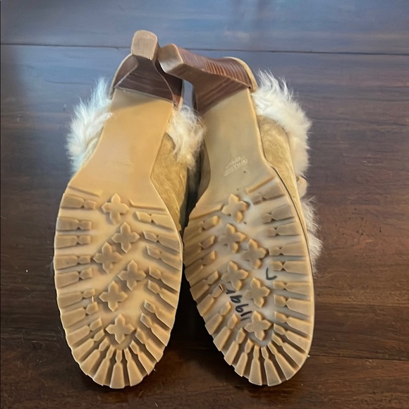 EUC Coach Tan and White Mules with Plush Fur Trim - Picture 5 of 7